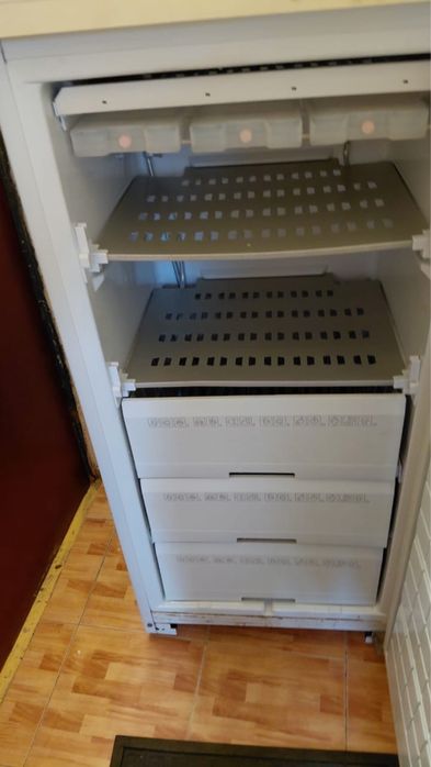 Продам холодильник и морозильник