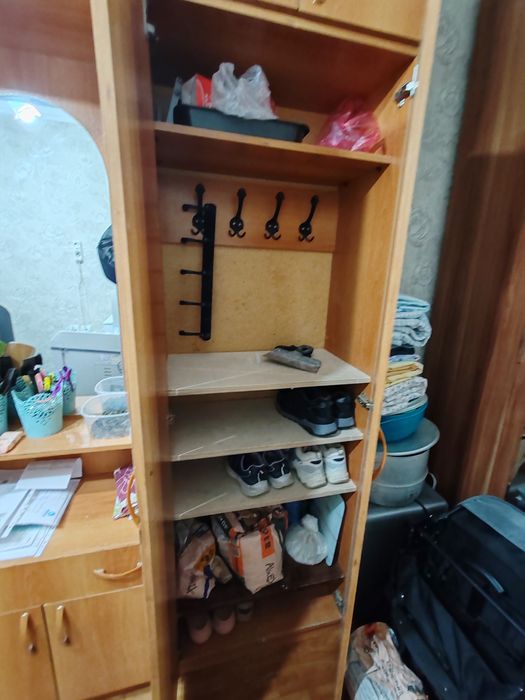 Продам шкаф для прихожей.