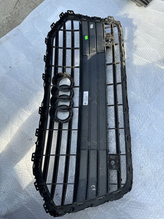 Grilă radiator audi a6.c8.4k.cod:4k0853651.
