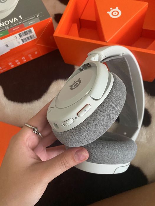 SteelSeries Arctis Nova 1