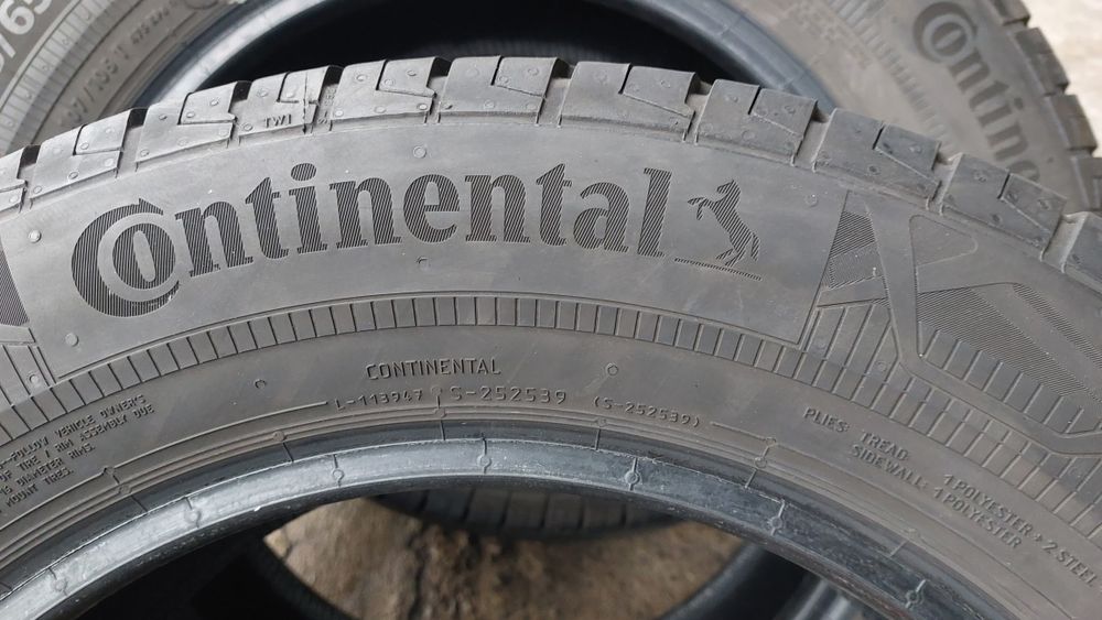 Гуми за Бус 205 65 16 C Continental VanContact Eco 4 броя