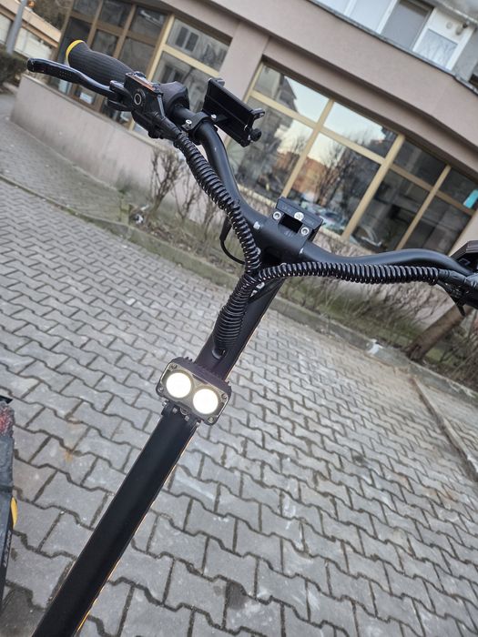 Vând sau schimb trotineta electrică