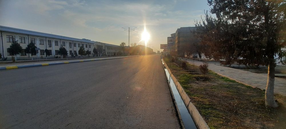 Кашкадаре Карши Давлат Унверситети  олдида
