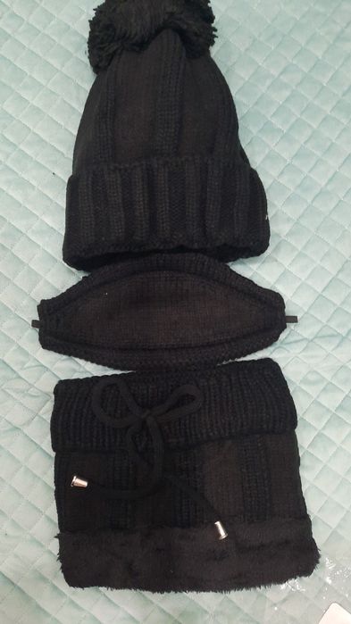 Зимние шапки тройки, двойки