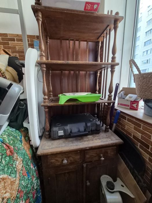 Бесплатно отдадим стеллаж