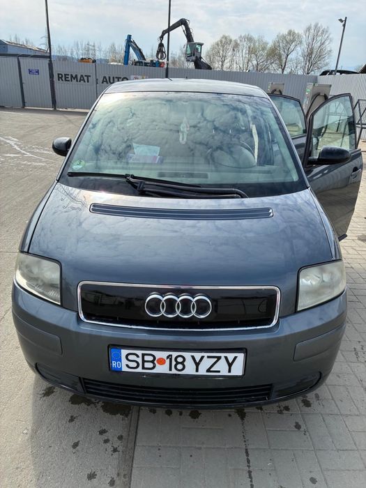 Vând Audi A2  an fabricație 2002