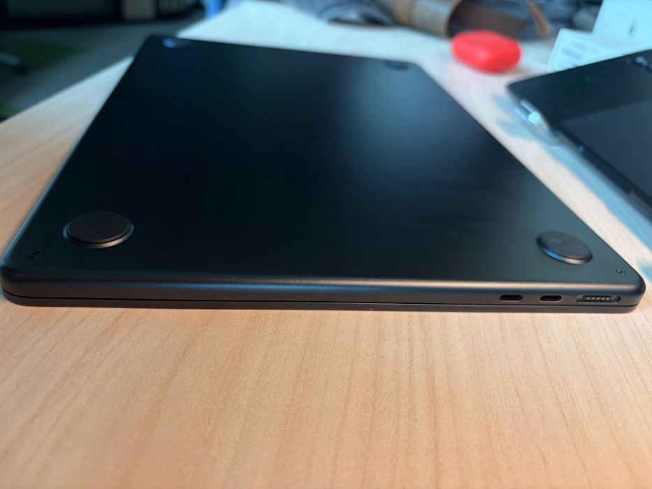 MacBook Air M2 13-Inch / 24GB RAM / 'Midnight'