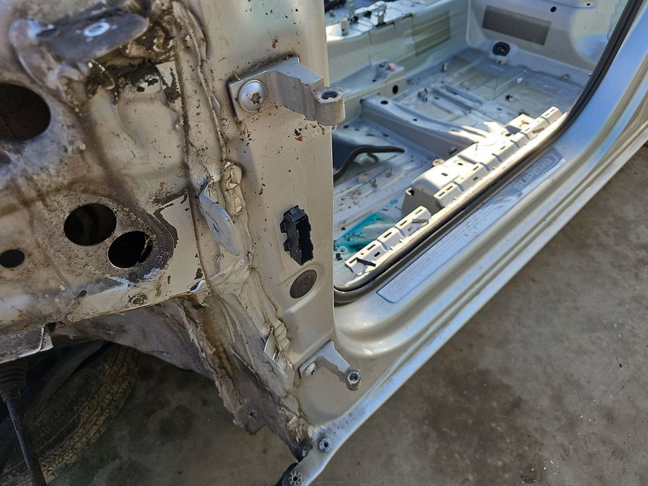 Set balamale usa stanga fata Skoda Superb III (3V3) [Fabr 2015-prezent