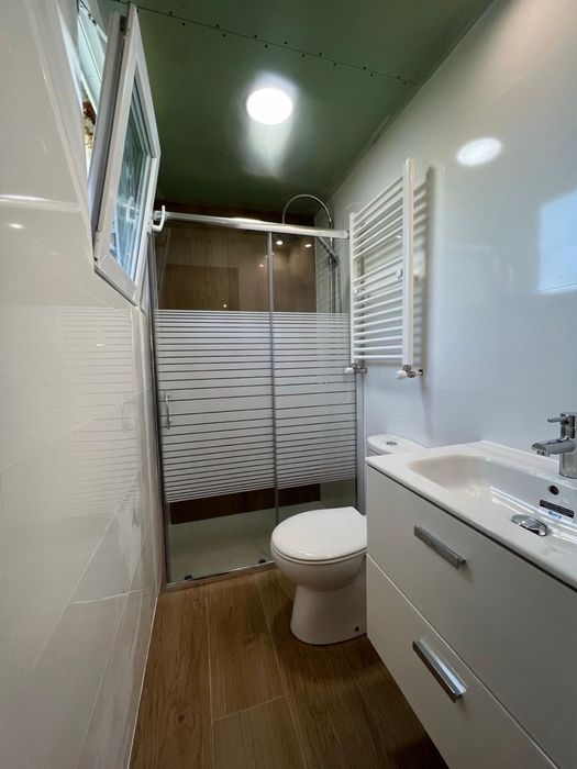 Casa+teren 6 camere+4 băi zona Pucioasa