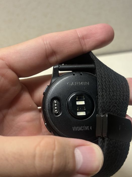 Garmin Vivoactive 4, часы гармин