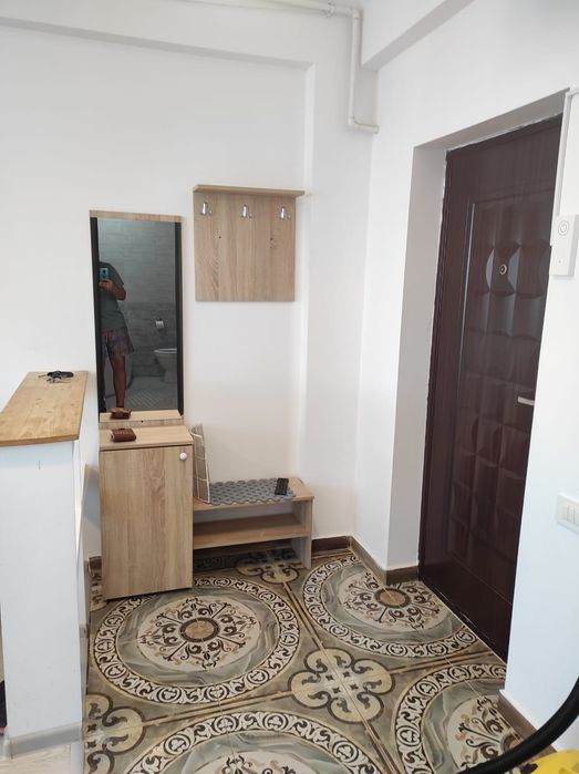 Inchiriez garsoniera compartimentata Militari Residence