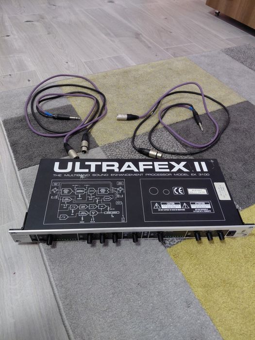 Vând instrumente muzicale