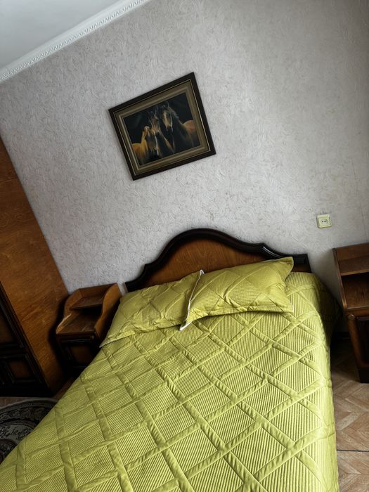 Продам спальный гарнитур