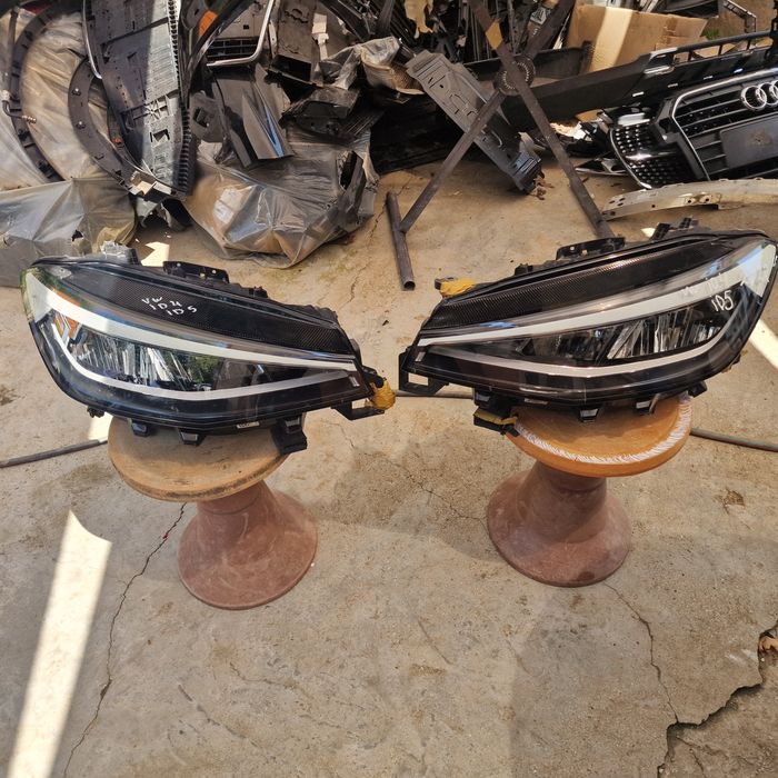 VW ID4 ID5  2022 ляв и десен фар