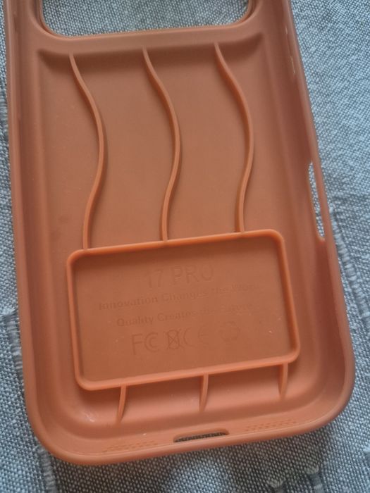 Iphon 17 pro кейс