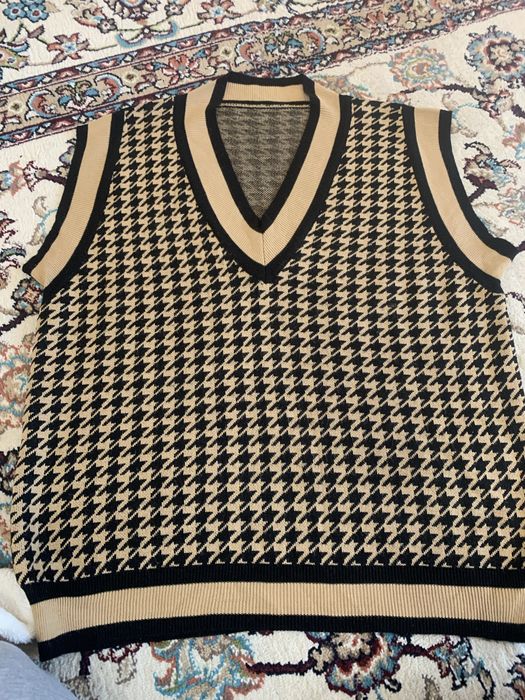 Безрукавка хорошего состояния