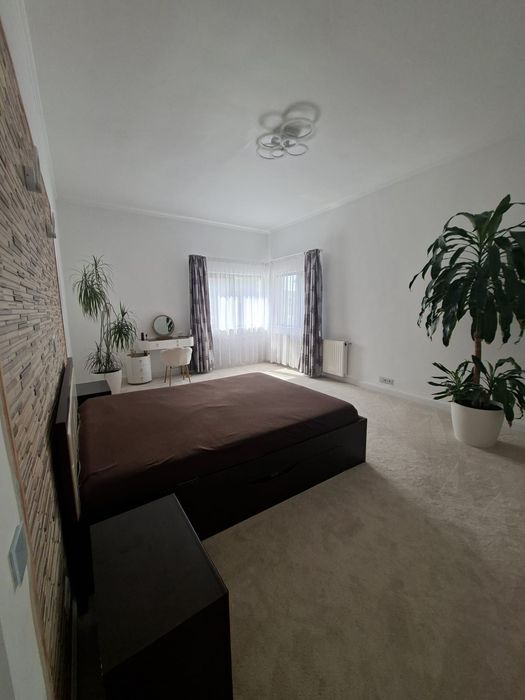 Mogosoaia  casa eleganta,f bine compartimentata în ce mai buna zona  lingă frf