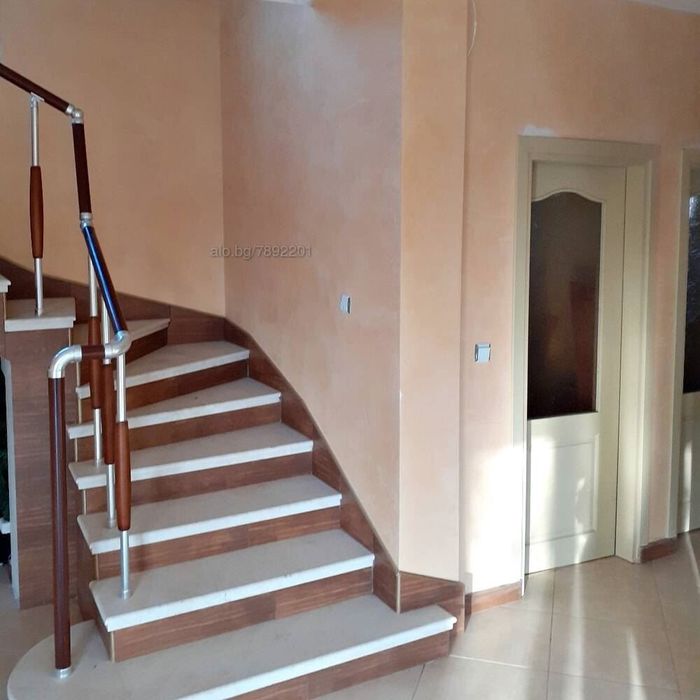 Къща с двор в село на минути от курортен комплекс Албена