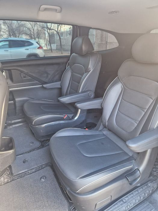 Хюндай Густин минивэн