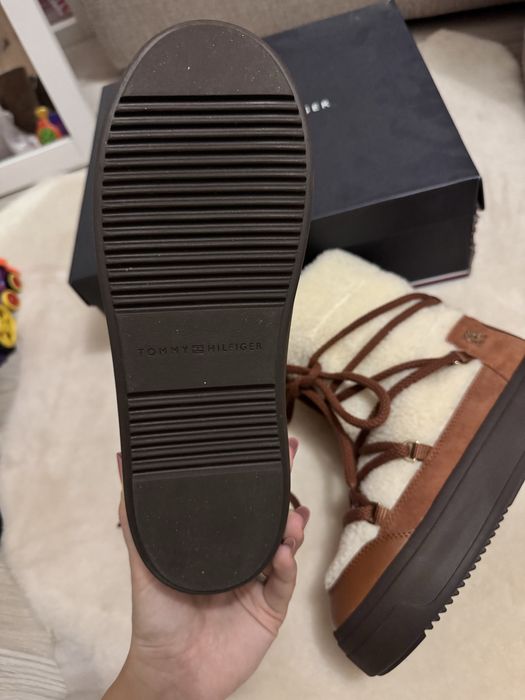 Ghete Tommy Hilfiger 37