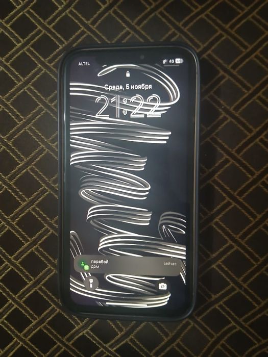 айфон               .