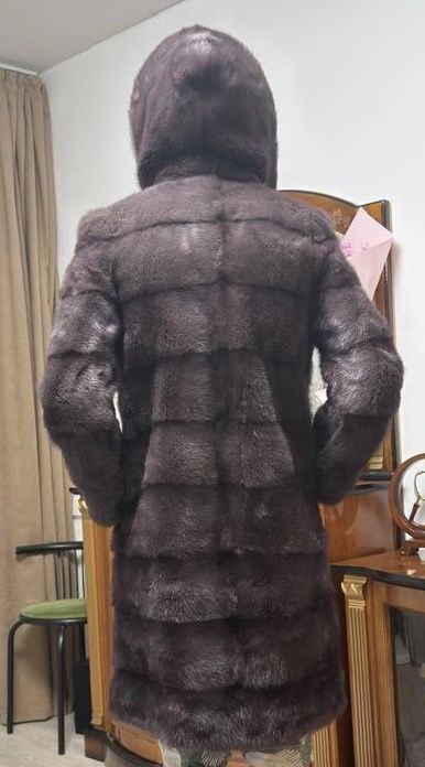 Продам норковую шубу