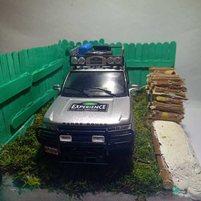 Продам подставку с машиной