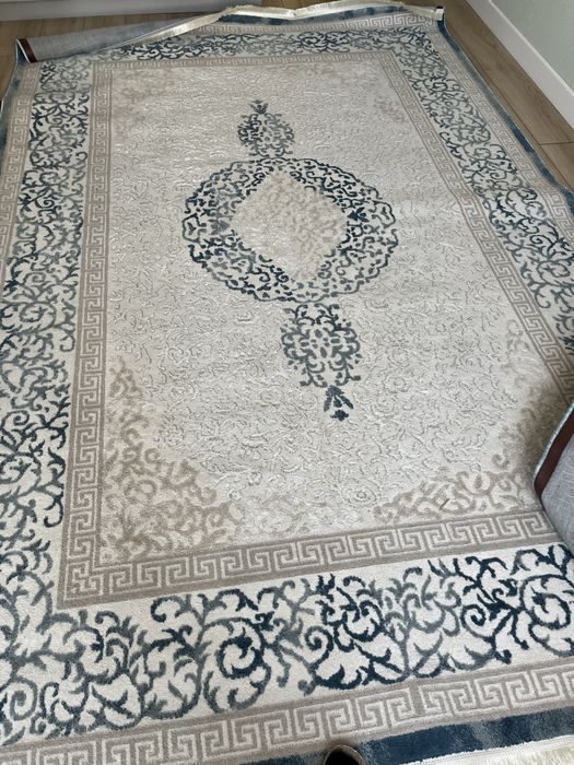 Продам Ковер б/у чистый