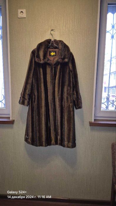 Шуба женская б/у