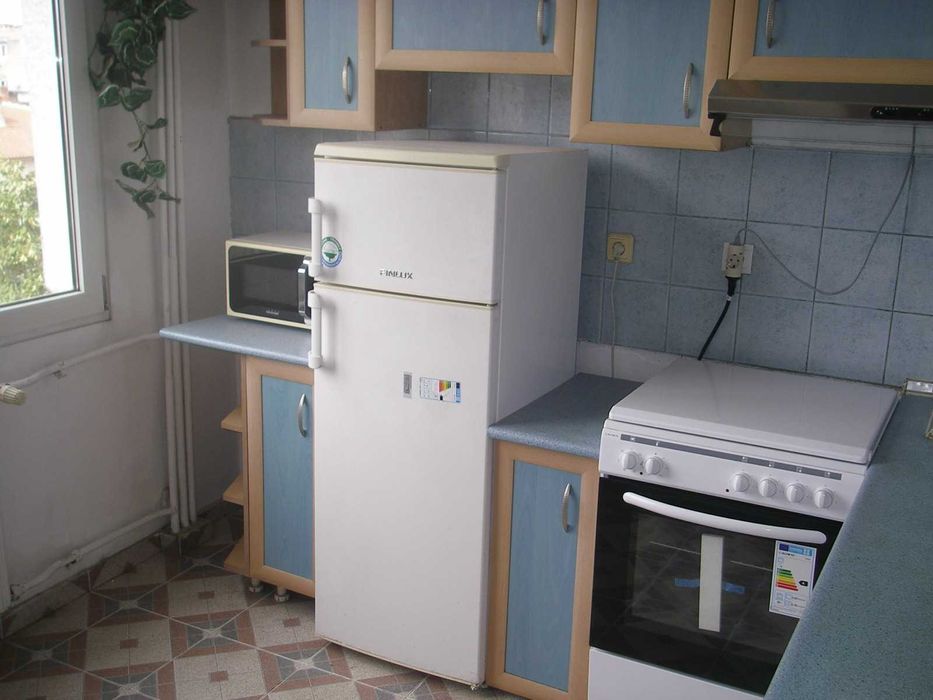 Дава се под наем Тристаен апартамент в София, Гео Милев - 90 кв.м за 612 € - Снимка #1