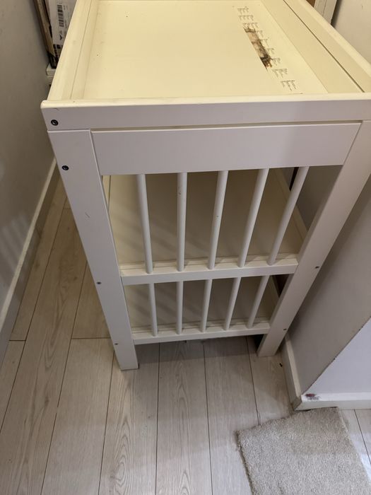 Masa da Înfasat cu spatiu de pus haine