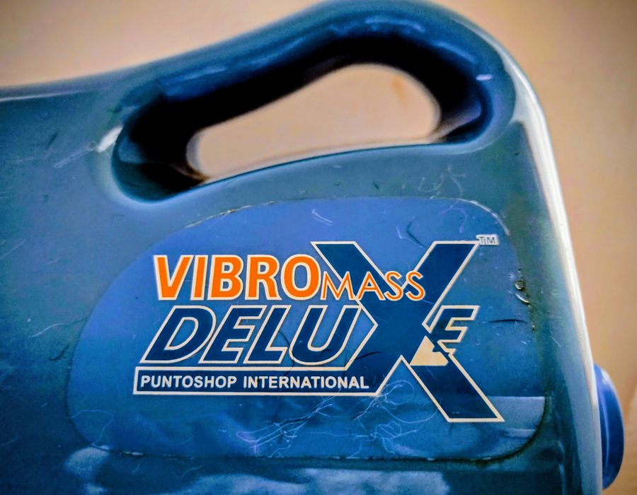 Aparat de vibromasaj cu efect relaxant și anticelulitic