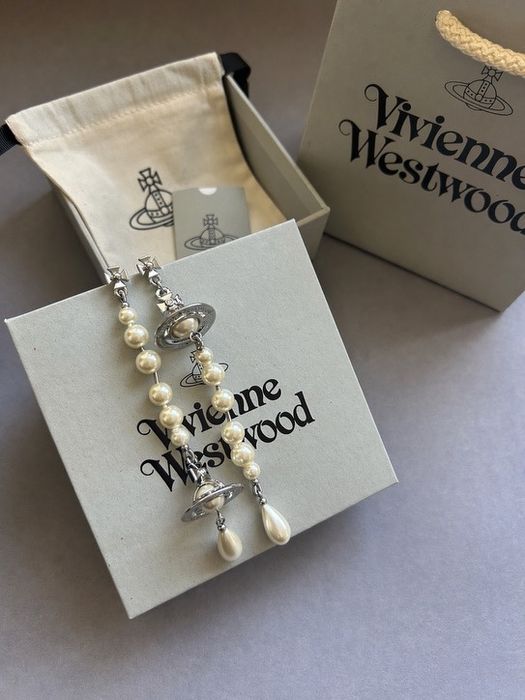 Обеци - Vivienne Westwood / Broken Pearl Earrings / Silver Model