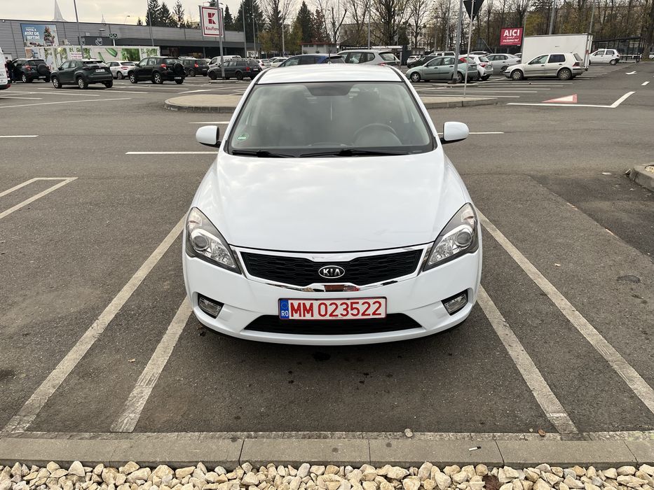 Vand Kia Ceed 1.4 benzina