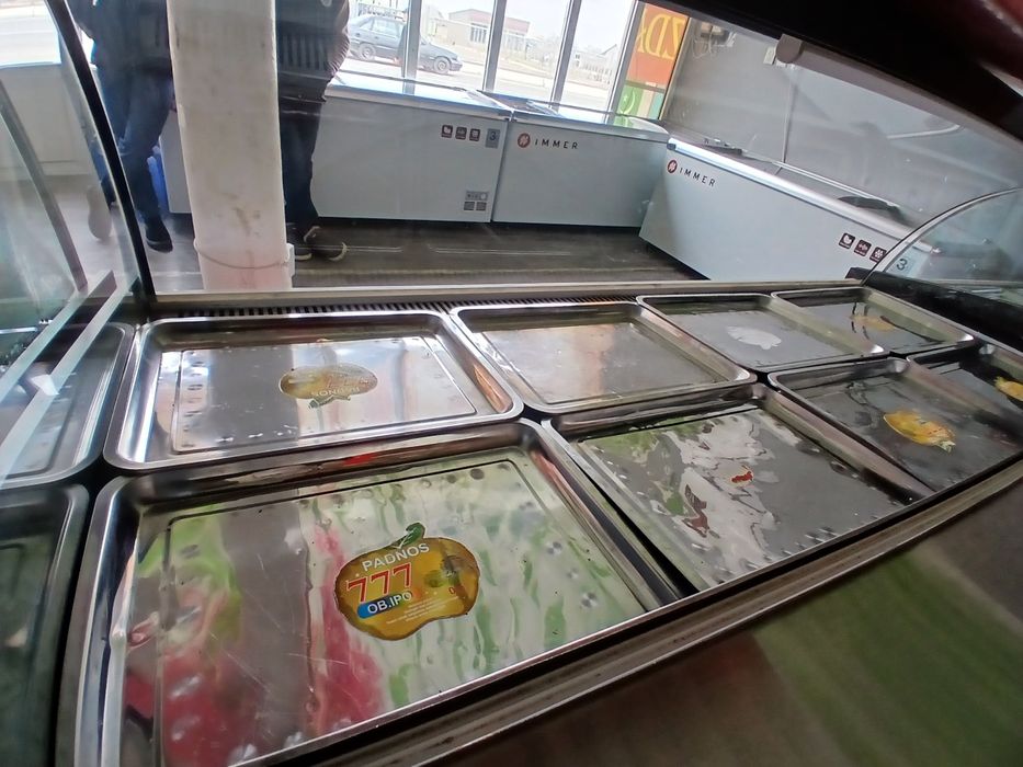 Vitrinniy xaladelnik yangi