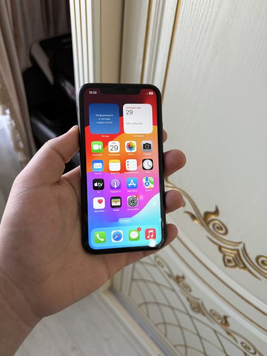 Продам Телефон iPhone XR 64Gb