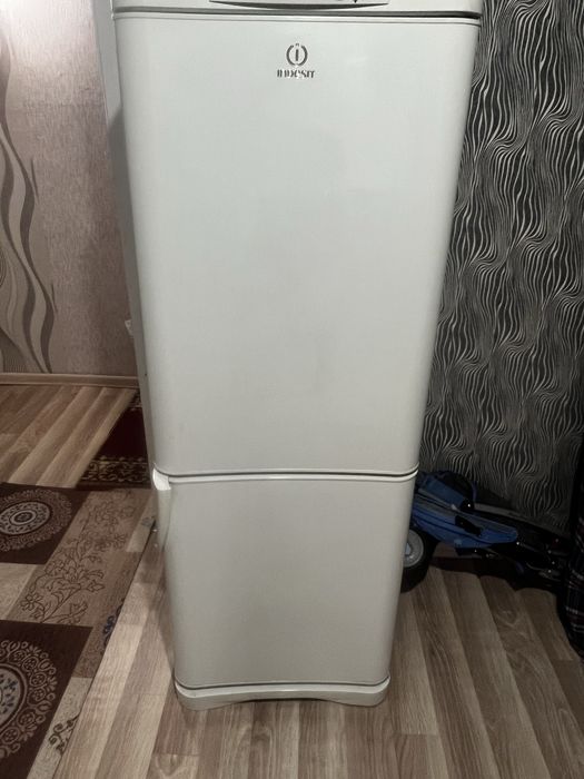 Продается холодтльник от компании indesit
