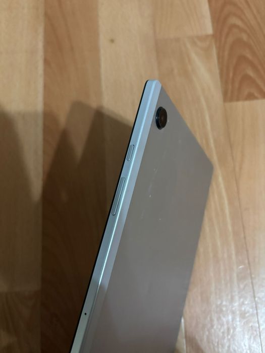 продам планшет galaxy tab a8