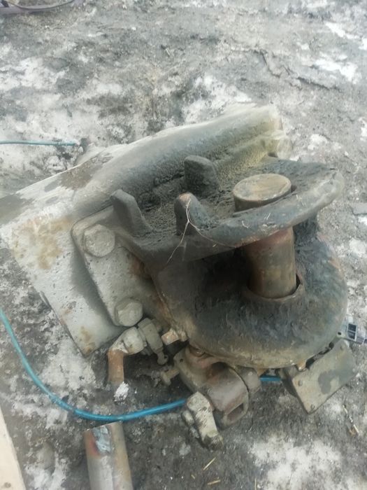 Фаркоп, оригинал стоит на Мерседесе