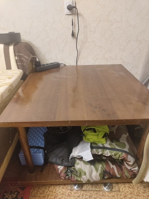 Отдам кресло и стол