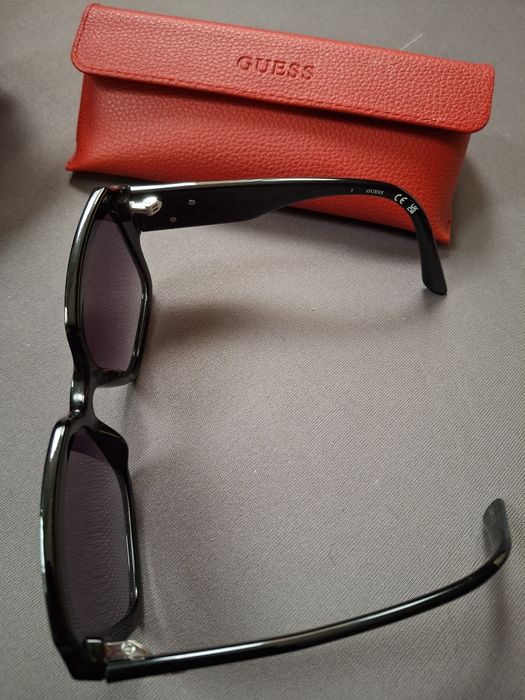 Слънчеви очила Guess GU7681