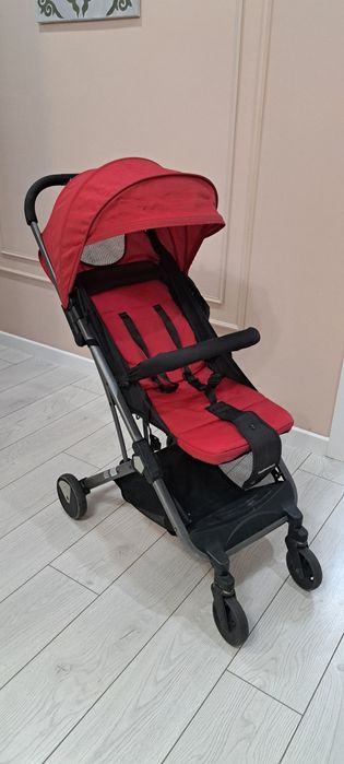 Детская коляска. В очень хорошем состоянии