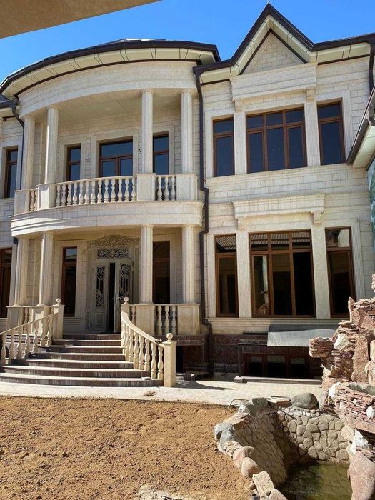 Срочно продается большой угловой дом на Саламатина