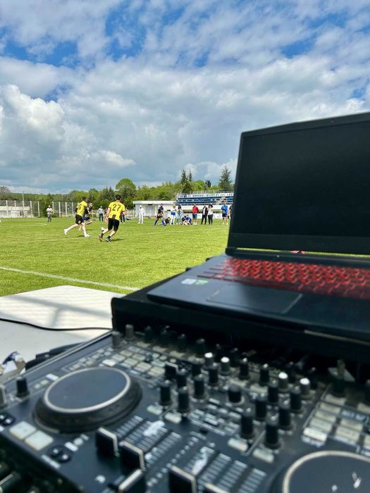 Търсите професионален DJ за вашето събитие?