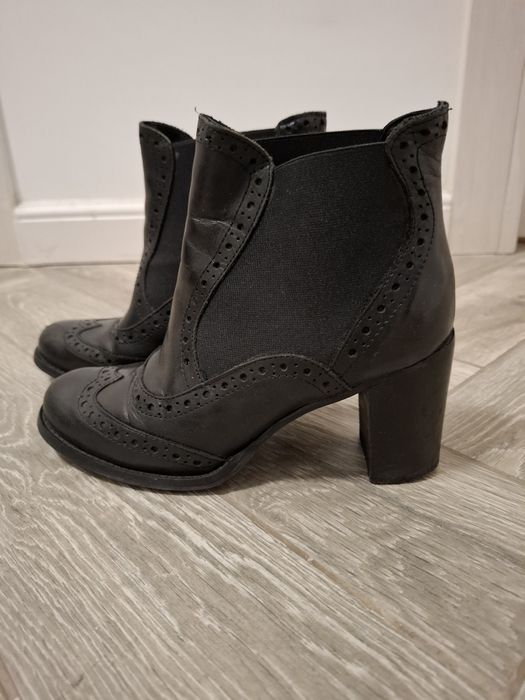 Ghete dama din piele neagra