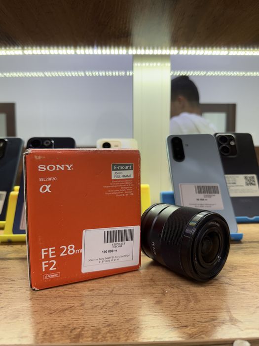 Обьектив Sony Sel28F20