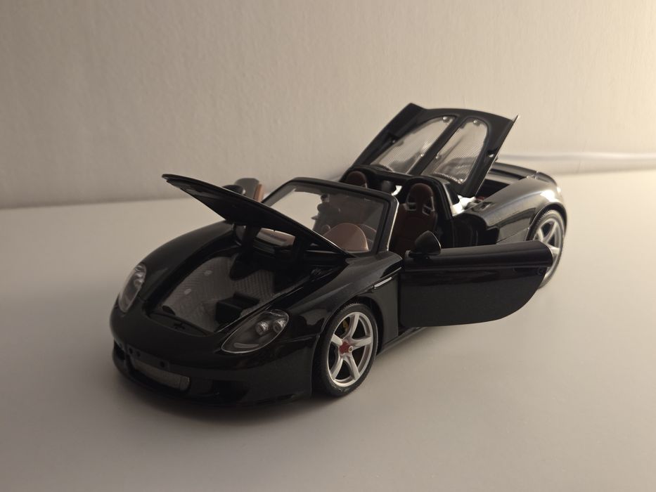 Macheta Maisto 1/18 Porsche Carrera GT