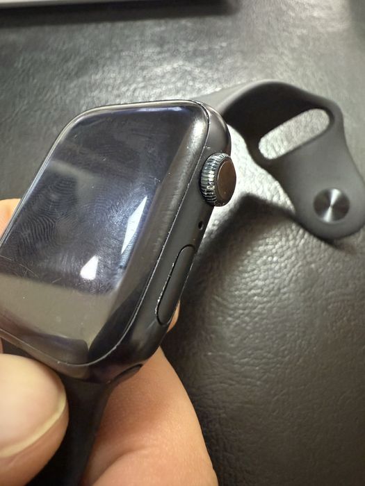 Apple watch 8 45mm sotiladi.