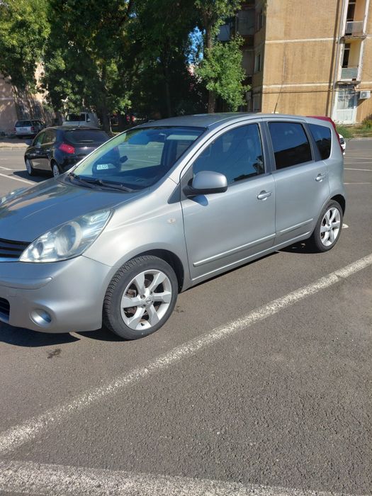 Vând Nissan note benzină