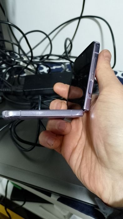 Samsung Galaxy z4 flip defect